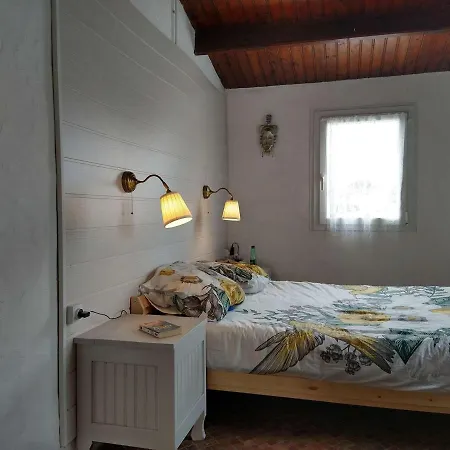 Vakantiehuis Maison 3 Pieces Avec Veranda Et Jardin, A 300m De La - - Fr-1-224b-98 La Guérinière