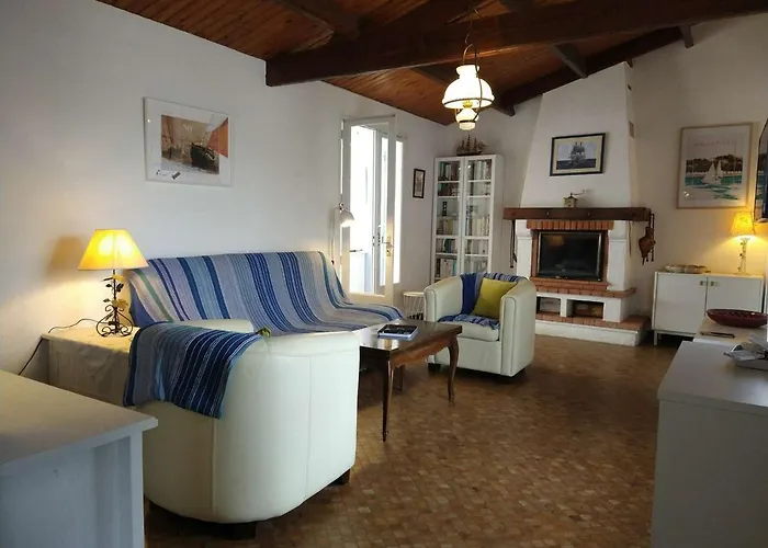 Maison 3 Pièces Avec Véranda Et Jardin, à 300m De La - - Fr-1-224b-98 Hébergement de vacances