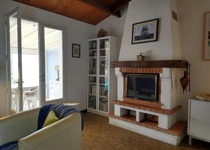 Maison 3 Pièces Avec Véranda Et Jardin, à 300m De La - - Fr-1-224b-98 La Guérinière