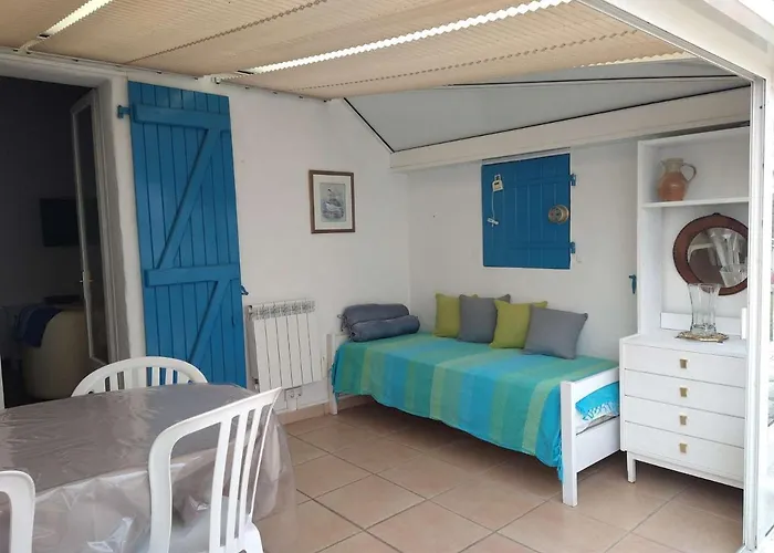 Maison 3 Pièces Avec Véranda Et Jardin, à 300m De La - - Fr-1-224b-98 *