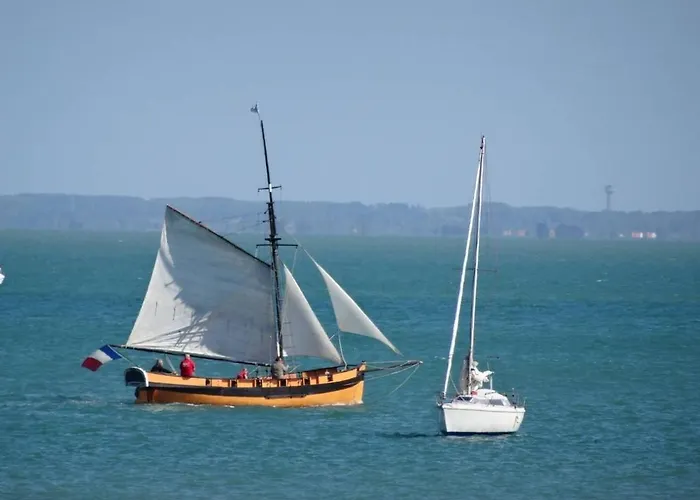 Maison 3 Pièces Avec Véranda Et Jardin, à 300m De La - - Fr-1-224b-98 Hébergement de vacances *
