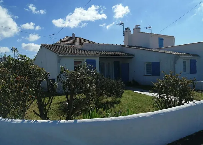 Maison 3 Pièces Avec Véranda Et Jardin, à 300m De La - - Fr-1-224b-98 *